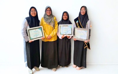 Pelajar dan Santri Hebat, Bumi Selamat: Tiga Siswi Al Hikam Jombang jadi Duta Lingkungan Kabupaten Jombang 2025