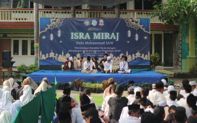 Peringati Isro’ Mi’roj, MTs-MA Al Hikam Jombang Tekankan Perbaikan Kualitas Sholat sebagai Fondasi Karakter